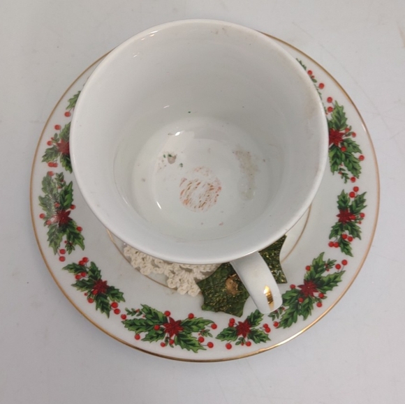 Fine China Christmas Poinsettia & Holy Berries 2 Teacup & Saucer Candle Holders - Picture 8 of 15